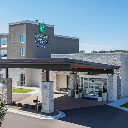 Holiday Inn Express & Suites Ludington By Ihg Ngoại thất bức ảnh