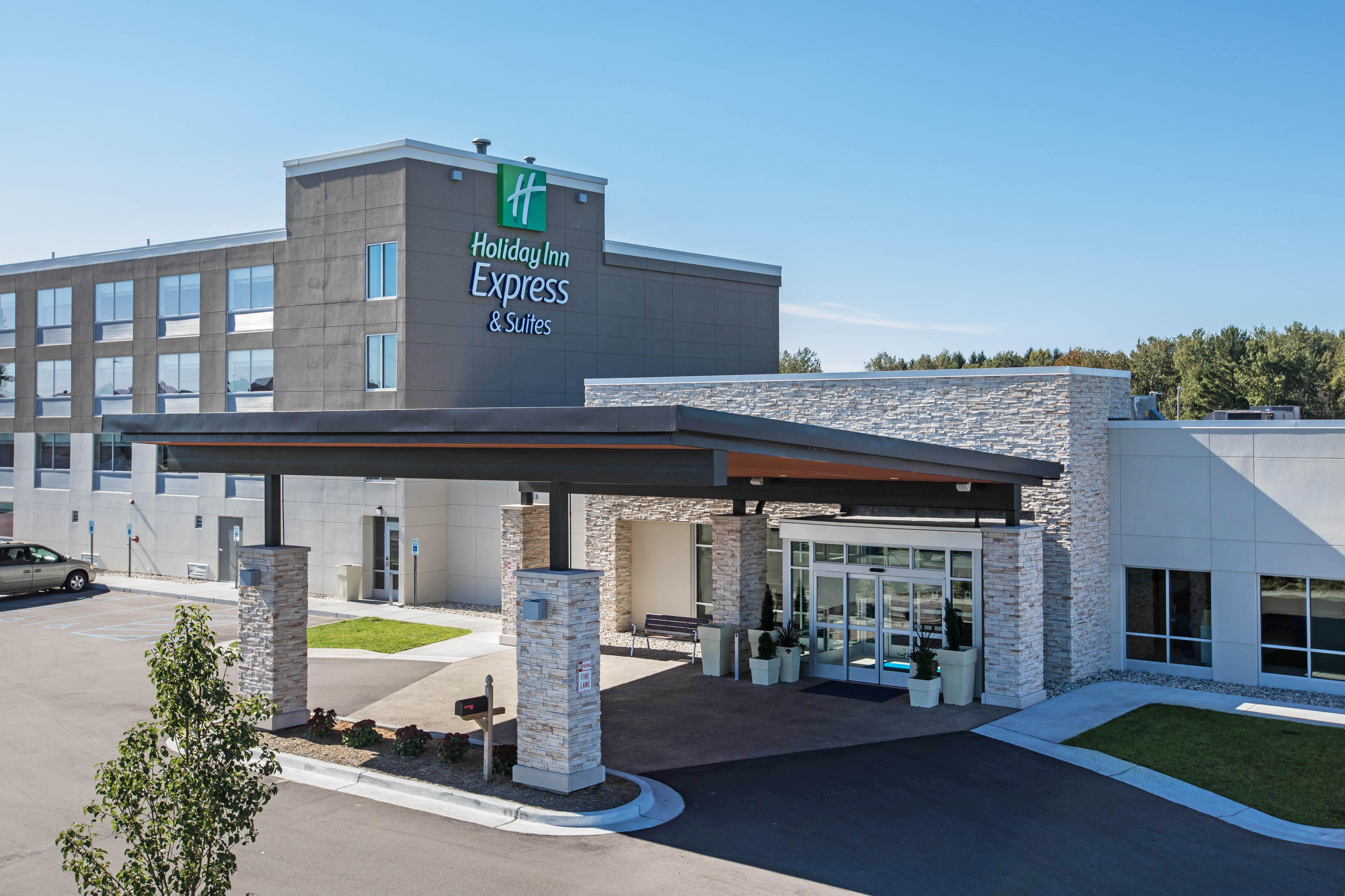 Holiday Inn Express & Suites Ludington, An Ihg Hotel Ngoại thất bức ảnh