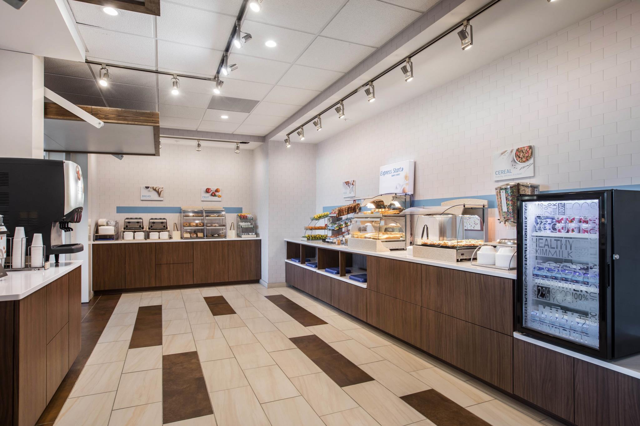Holiday Inn Express & Suites Ludington By Ihg Ngoại thất bức ảnh