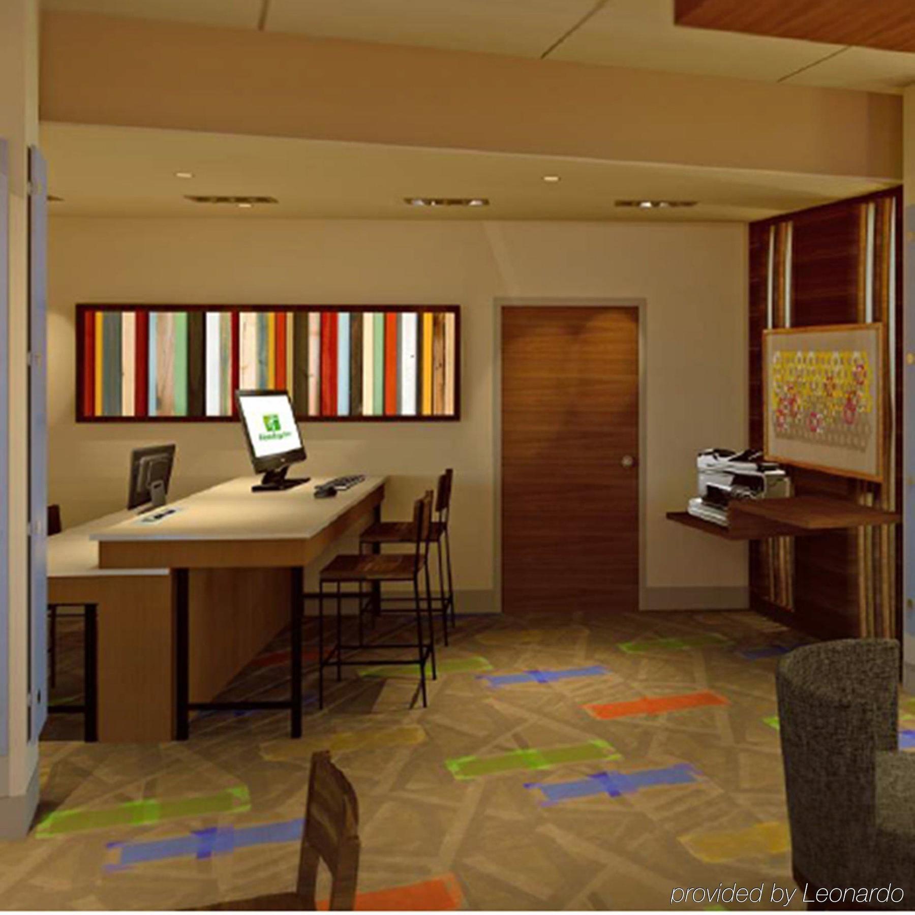 Holiday Inn Express & Suites Ludington By Ihg Ngoại thất bức ảnh